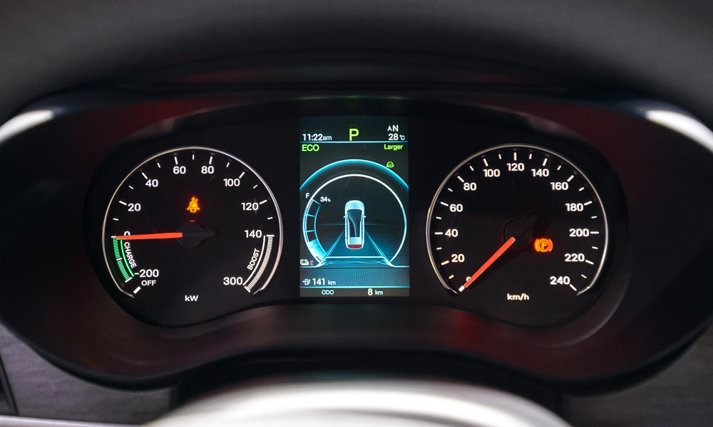 BYD M6: Màn hình thông tin phía sau vô lăng